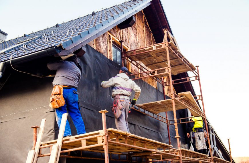 Finding a Roofing Contractor in Urbana, IL with Great Reviews: What to Look For